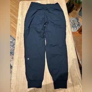 Dance Studio Mid-Rise Jogger *Full Length True Navy size 8
